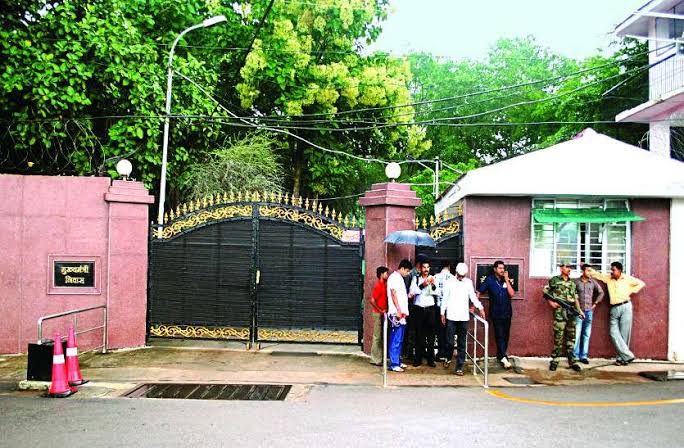 सीएम हाउस में मुख्यमंत्री, पीसीसी चीफ की मौजूदगी में चल रही अहम बैठक… निगम- मंडलों की दूसरी सूची पर कवायद तेज़… जल्द जारी होगी सूची…