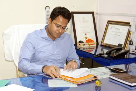 भिलाई निगम आयुक्त अचानक पहुंचे पुरैना सफाई व्यवस्था में खामियां मिलने पर भड़के