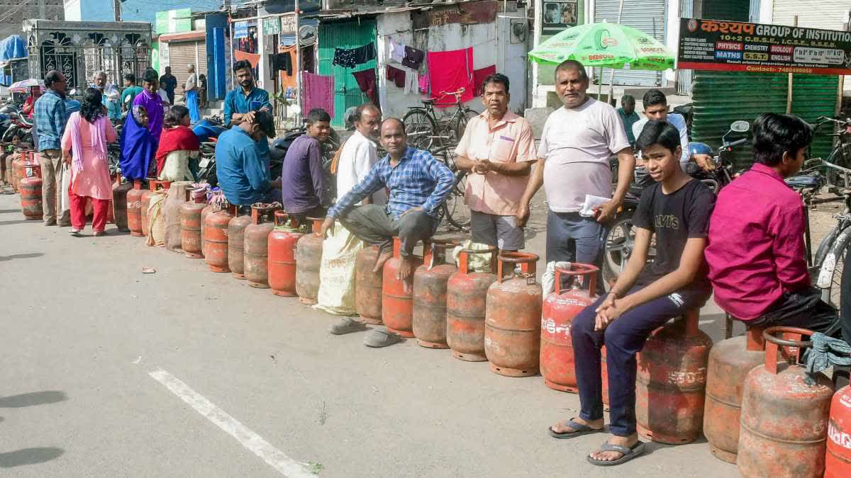 भारत में LPG का बढ़ता दबदबा: उज्ज्वला योजना से गांव-गांव पहुंचा गैस, PNG अभी भी शहरों तक सीमित