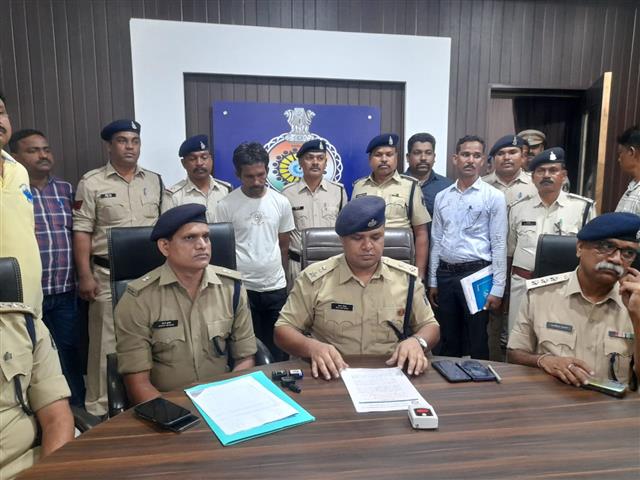 अंतर जिला चोर सरगना पुलिस के हत्थे चढ़ा, 9 लाख रुपये की मशरुका किया गया जप्त, रेकी कर देते थे घटना को अंजाम
