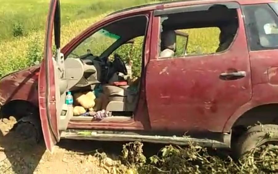 जशपुर में गांजा तस्करों की कार ने देवी प्रतिमा विसर्जन को जा रहे लोगों को रौंदा... वीडियो 