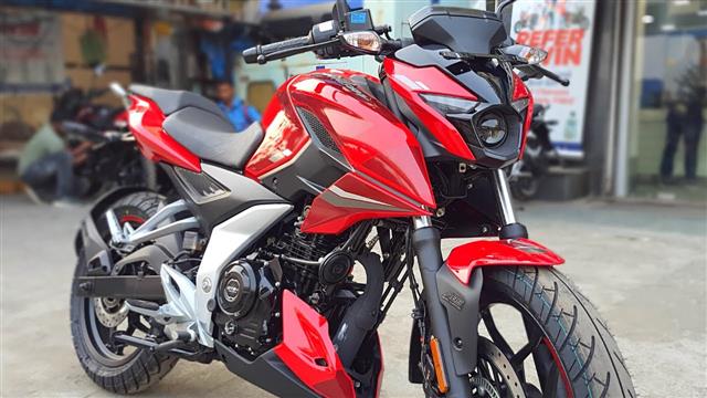 गरीबों के बजट में लॉन्च हो गई Bajaj की प्रीमियम बाइक Bajaj Pulsar N160, मिल रहा 40 kmpl का दमदार माइलेज