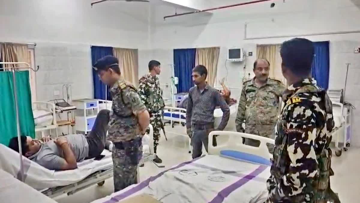 बिहार के मुंगेर में भीषण सड़क हादसा: यूपी पुलिस की गाड़ी पेड़ से टकराई, चार जवान घायल; तीन की हालत गंभीर