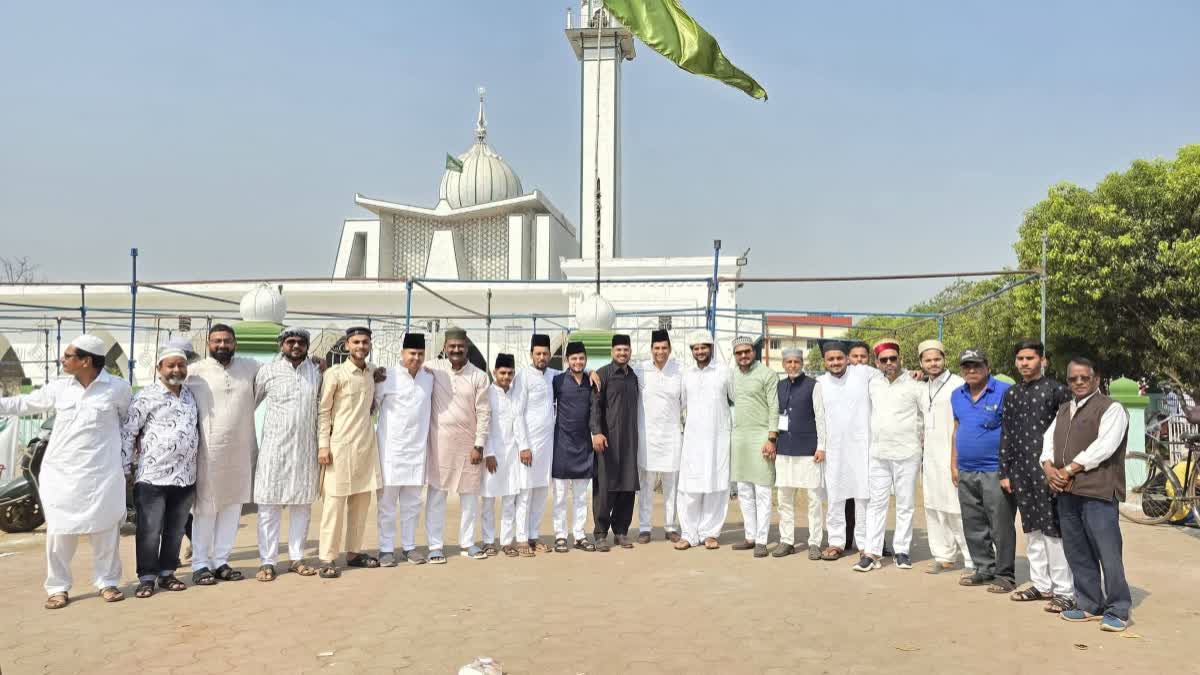 दुर्ग में धूमधाम से मनाई गई ईद-उल-अजहा: ईदगाह में उमड़ी भीड़, विधायक देवेंद्र यादव ने दी बधाई
