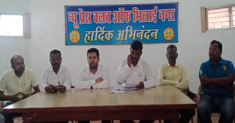 रामजन्मोत्सव समिति ने लगाया महापौर पर धार्मिक सौहार्द्र खराब करने का आरोप, लक्ष्मीपति ने कहा पिता पुत्र अभी भी सत्ता के नशे में।