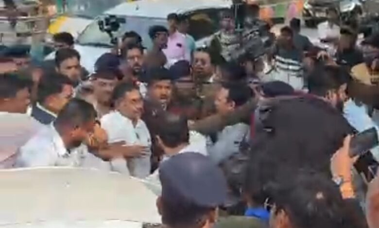 छत्तीसगढ़िया क्रांति सेना प्रमुख अमित बघेल गिरफ्तारी देने पहुँचे थाने
