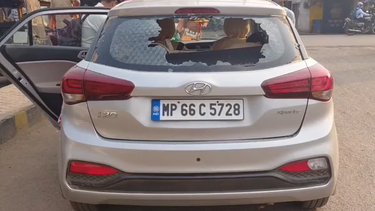 दुर्ग रेलवे स्टेशन पार्किंग में भाजपा नेता से मारपीट, पत्थर लगने से मासूम बच्ची घायल