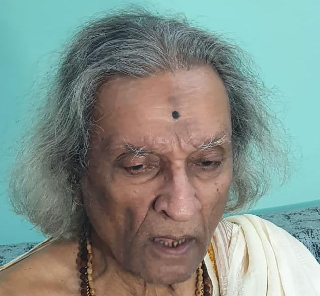 आचार्य धर्मेंद्र अपने निजी प्रवास में पहुंचे भिलाई