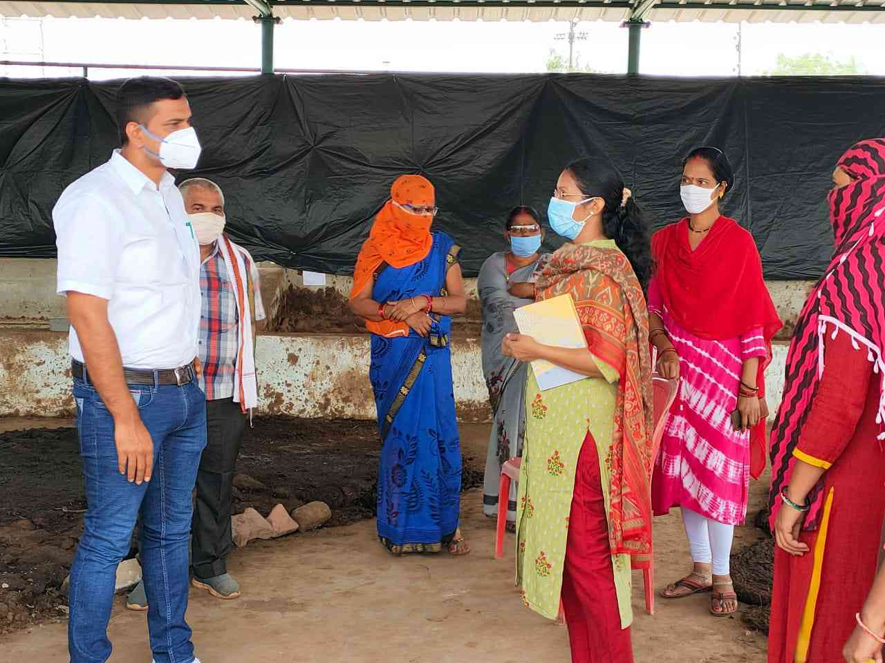 बायो रिमेडीएशन से कुरूद ट्रेंचिंग ग्राउंड के कचरे का हो रहा निपटान, महापौर  देवेंद्र यादव ने कार्य का किया निरीक्षण.......