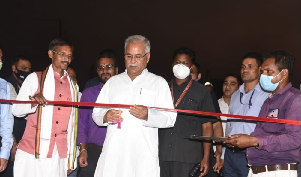 मुख्यमंत्री ने बैडमिंटन कोर्ट का किया लोकार्पण, 97 लाख रुपये की लागत से बना है कोर्ट