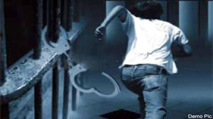 कई वर्षों से फरार तीन वारंटी पकड़ाए