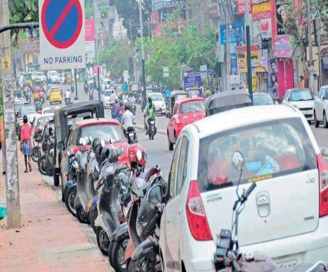 पुलिस  ने   केन्द्रीय  आयकर    की   टीम   की  गाडियां की   जब्त