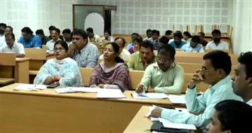 निगम आयुक्त ने कार्यों की ली समीक्षा बैठक, विकास एवं निर्माण कार्यो का लिया जायजा, जल्द ही विकास कार्य पूर्ण करने के दिए निर्देश