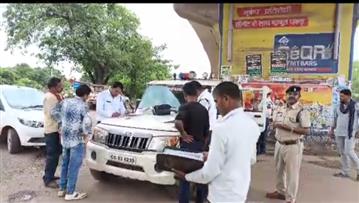 मुर्गा चौक सेक्टर वन में चलाया गया अभियान, यातायात पुलिस के द्वारा वाहनों की  गई चेकिंग, मोटर व्हीकल एक्ट के तहत की गई कार्यवाही
