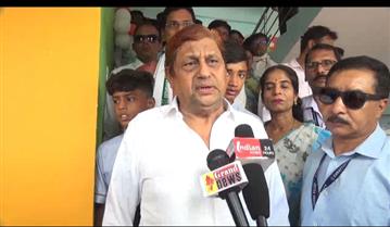 जिला प्रभारी मंत्री ने आत्मानंद स्कूल का किया लोकार्पण, बाउंड्री वॉल कार्यों का किया गया भूमि पूजन, विधायक देवेंद्र यादव सहित वार्ड वासी रहे मौजूद।