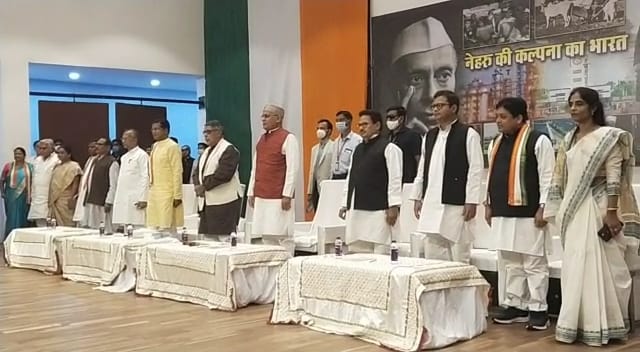 देश में आज भी गांधी, नेहरू और पटेल की चर्चा होती है, सावरकर की नहीं : भूपेश