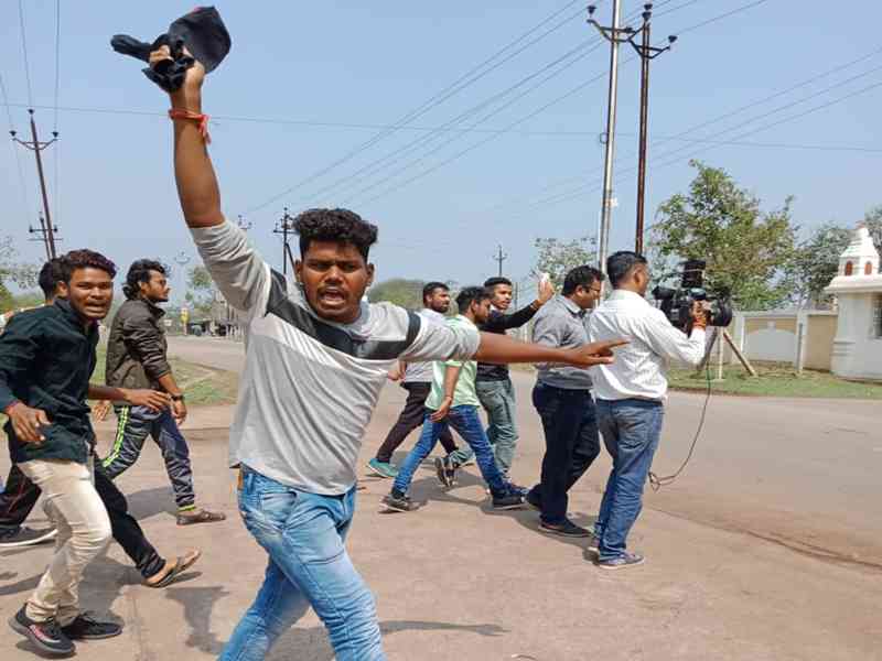 Thakre University : छात्रों का विरोध, पदभार ग्रहण किए बगैर लौटे नए कुलपति बलदेव शर्मा