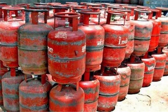 घरों में उपयोग किया जाने वाला सिलेंडर 76रुपये महंगा, LPG के लिए देने होंगे इतने दाम