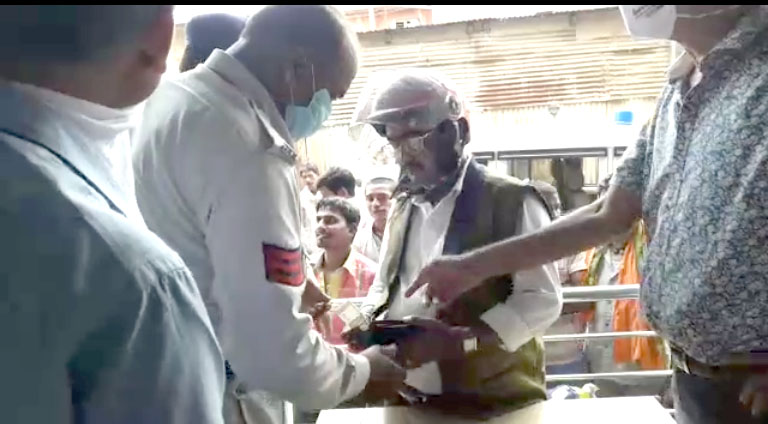 नकली नोट खपाते धराया डॉक्टर: लंबे समय ये चला रहा था यह गोरखधंधा, ऐसे आया पकड़ में