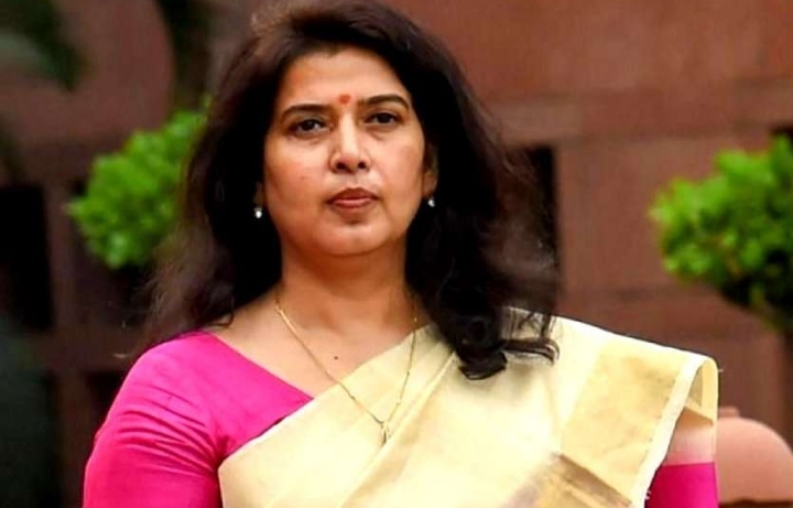 दुर्ग जिले में विकास कार्यो में बीजेपी के भी कोई कोर कसर छोड़ना नही चाहते, राज्यसभा सांसद सरोज पांडेय ने जहां भिलाई की जनता के लिए ऊर्जा पार्क बनाने की योजना तैयार कर भिलाई वासियों को इसकी उपयोगिता बताई वहीं इस मौके पर राज्य सरकार पर निशाना साधा ।