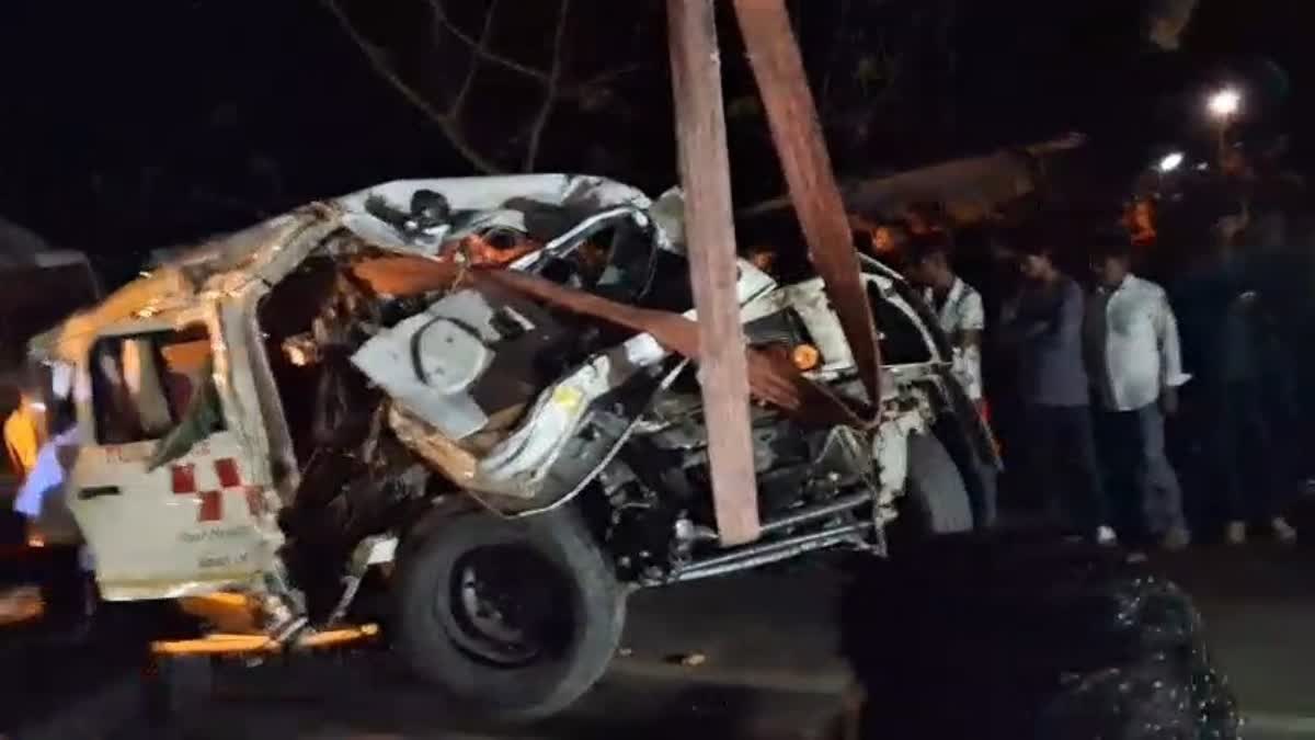 असम के सोनितपुर में भीषण सड़क हादसा: एम्बुलेंस-ट्रक की टक्कर में 6 की मौत, 2 गंभीर घायल